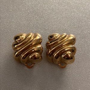 Erwin Pearl Vintage Gold Clip On Earrings
